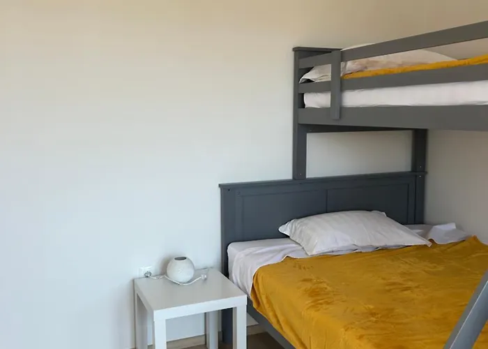 Apartman Suran - *